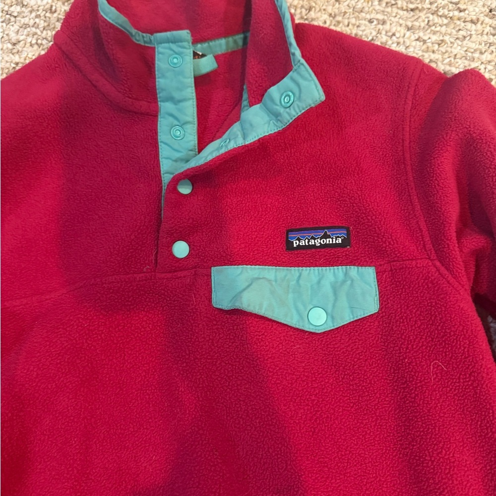 Patagonia Dark Pink and Teal Fleece Pullover